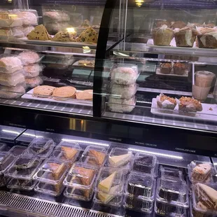 Dessert case