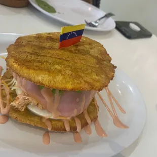 Patacón de pollo