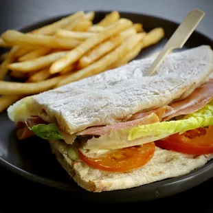 The Wallet with Pinsa Bread