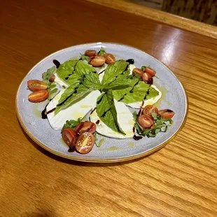 CAPRESE SALAD