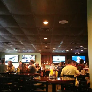 Lots of open tables, even when the parking lot is full.