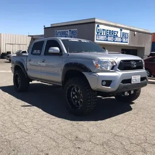 Leveling Kit Motto Metal Wheels Fender Flares 33&quot; Federal MT Tire