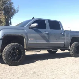 6&quot; FTS Lift 20x14 Fuel Wheels 33&quot; Toyo Open County MT Tires