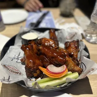 Flavortown BBQ Wings (instagram: wooneats)