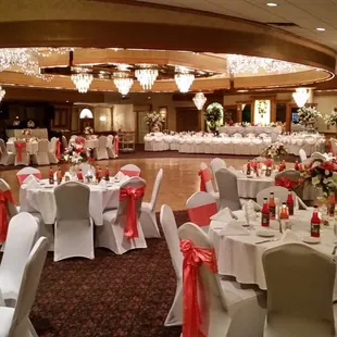 Guy&apos;s Party Center
