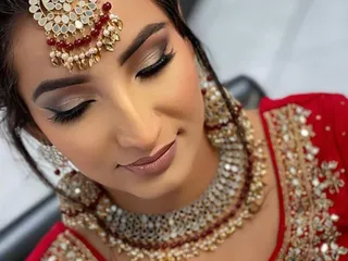 Blush Beauty Eyebrow Threading