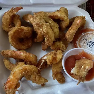 Shrimp 13u with cocktail sauce