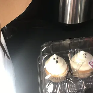 Ghost buttercream cupcakes