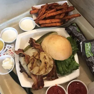 Pizza and burger were delicious!