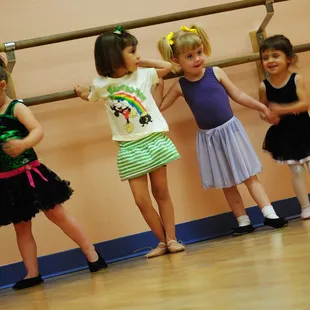 Dance Class! Ages 3-5 years.