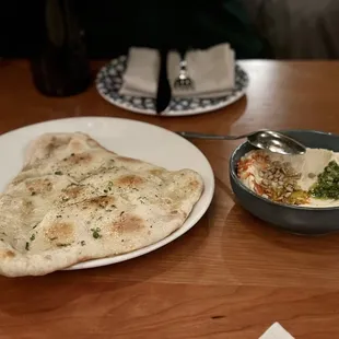 Hummus & Flatbread