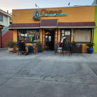 the outside of the restaurant