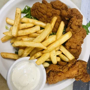 Chicken Tenders w/ Seasoned Fries