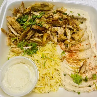 Hummus w/ Shawarma Chicken Lunch Special
