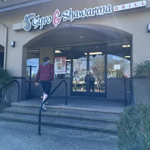 Gyro &amp; Shawarma Grill: outside