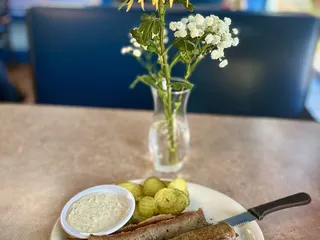 Eirinis Gyros and More