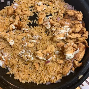 chicken tasted like cinnamon, garlic sauce tasted like plain mayo and as far as the tomatoes and onions I had 2 small tomatoes