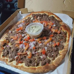 Lahme bajeen  (meat pie)