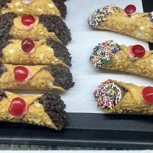 Cannolis