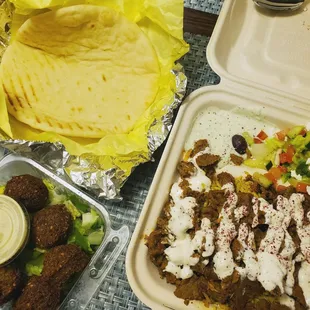 Gyro plate with falafel