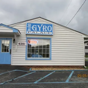 Gyro Palace: Exterior. I love that even the lines in the parking lot are Cycladic blue.😎