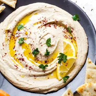 Side hummus &amp; pita