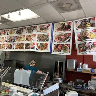 two people working in a restaurant