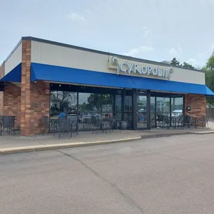 the outside of a restaurant