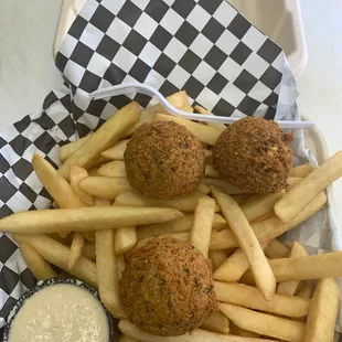 Gyros Delish