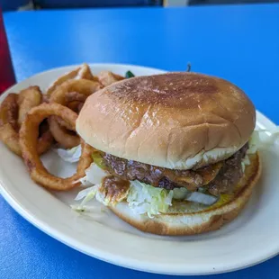 Chili cheeseburger with onion rings