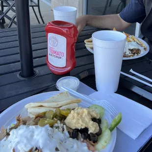 Gyro plate and cucumber salad