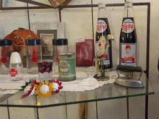 LB Antiques