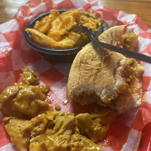 Carolina pulled pork sandwich and Mac and cheese?? Awful