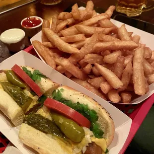 Chicago Veggie Dog, Fries