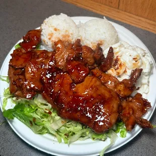 The best teri burgers in Hawaii for 40 years, always finding ways to improve! Dine in or carry out today- now hiring too!