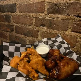 Hot &amp; BBQ wings