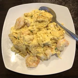 Scrambled egg with shrimp