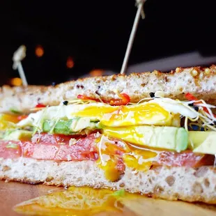 Avocado &amp; Egg Breakfast Sandwich