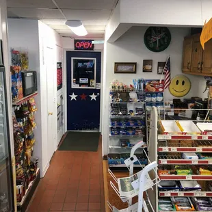 Coffee, breakfast snacks, and granola bars.