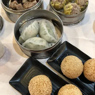Sesame seed balls, vegetable dumplings, steamed spare ribs, Sui mai