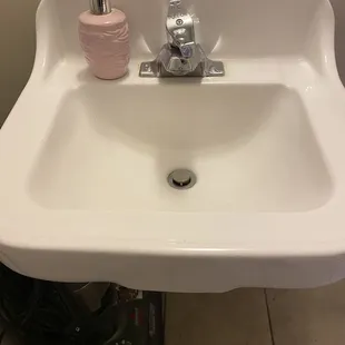 Wash sink.
