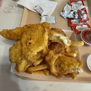 #11 - 1 Fish Fillet, 2 Shrimps, 2 Oysters, 2 Scallops 'N Chips