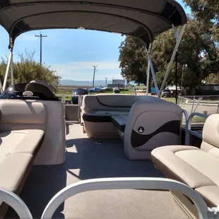 Chek out our new 24ft pontoon boat rental!!
