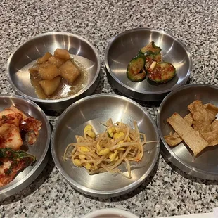Ban chan : complimentary side dishes