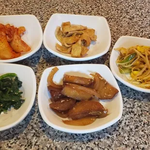 food, chicken wings and fried chicken