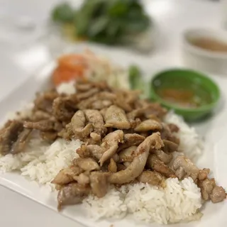 Lemongrass Chicken Rice Plate