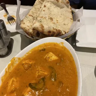 Paneer Makhani Garlic Naan