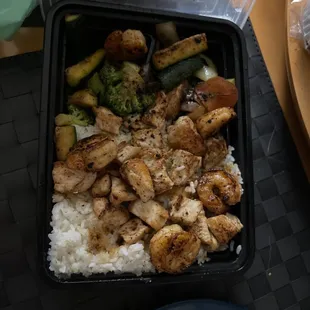 Chicken and shrimp plate