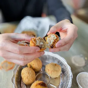 Papas Rellenas | IG @smn.eats