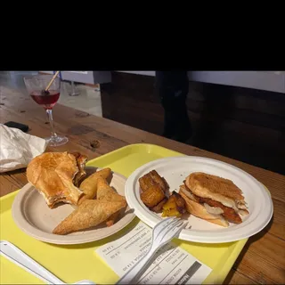 Tuesday- Pechuga Empanizada Sandwich